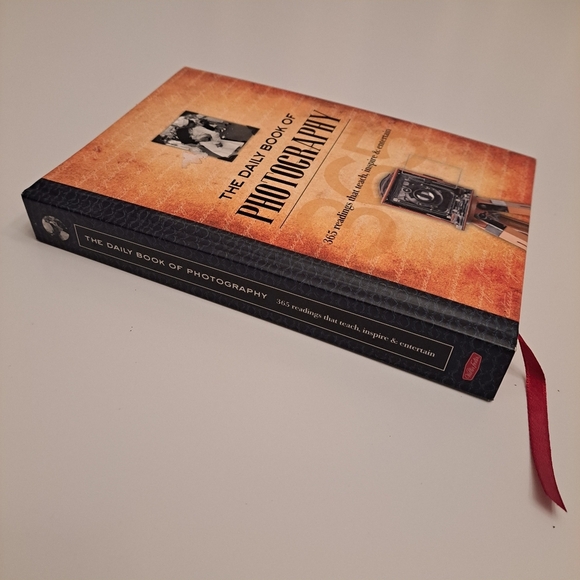 The Daily Book of Photography: 365 readings that teach, inspire & entertain - Picture 3 of 7